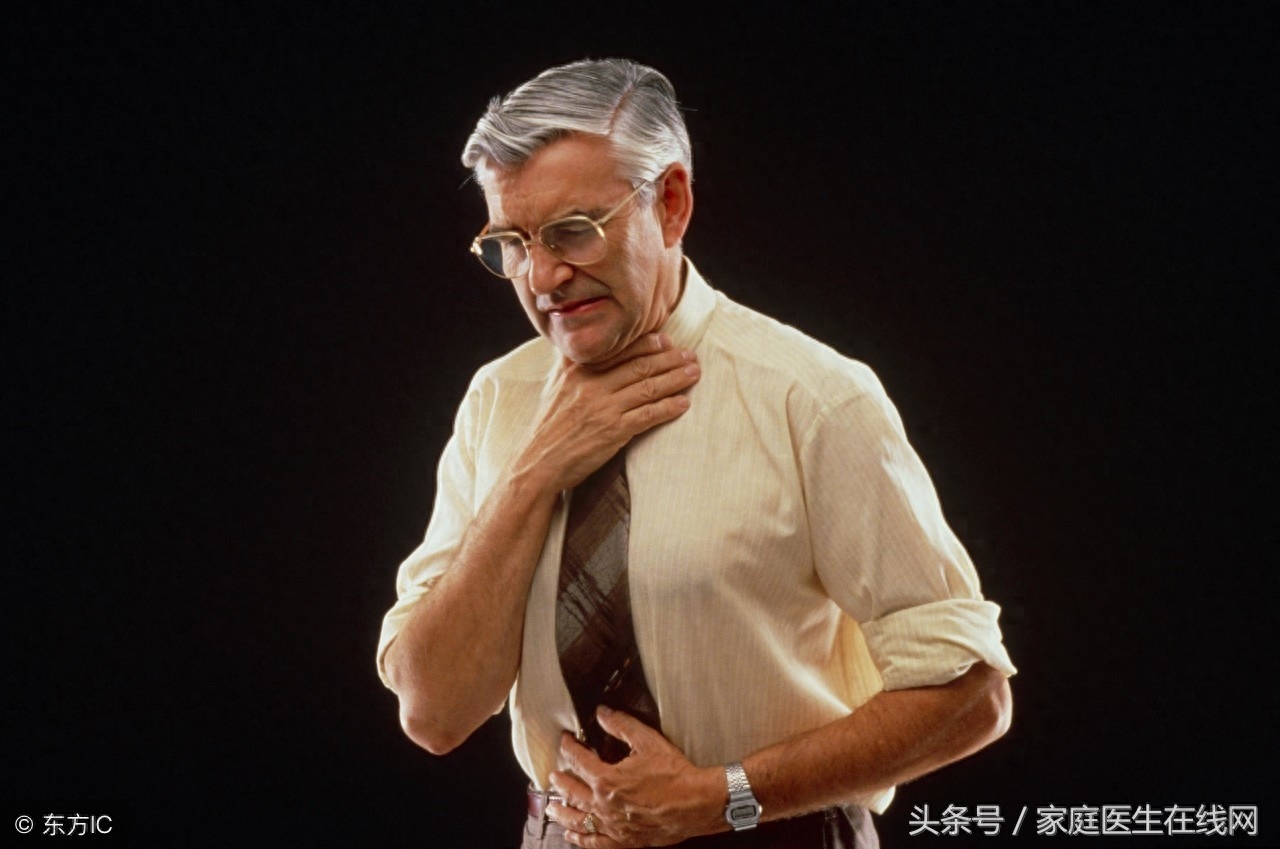 男性突然无痛尿血原因