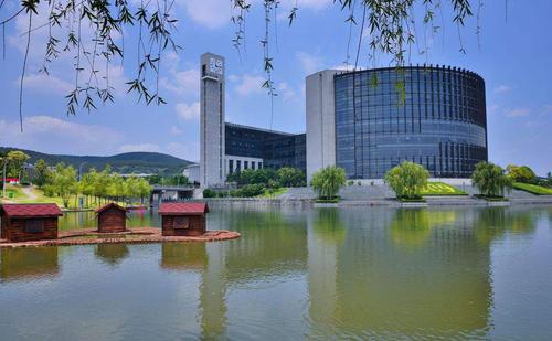 北京化工大学校徽