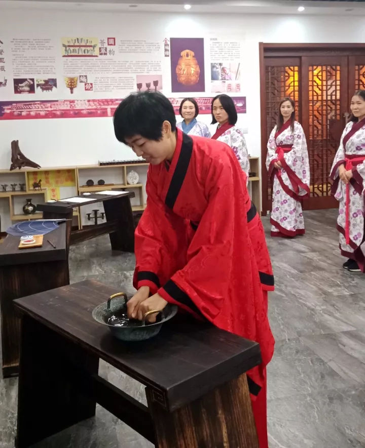 礼步