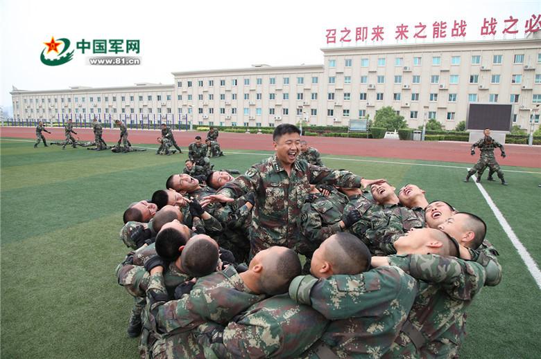 火箭军成立时间